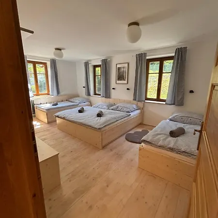 Hranicna 야노프 나트 니소우